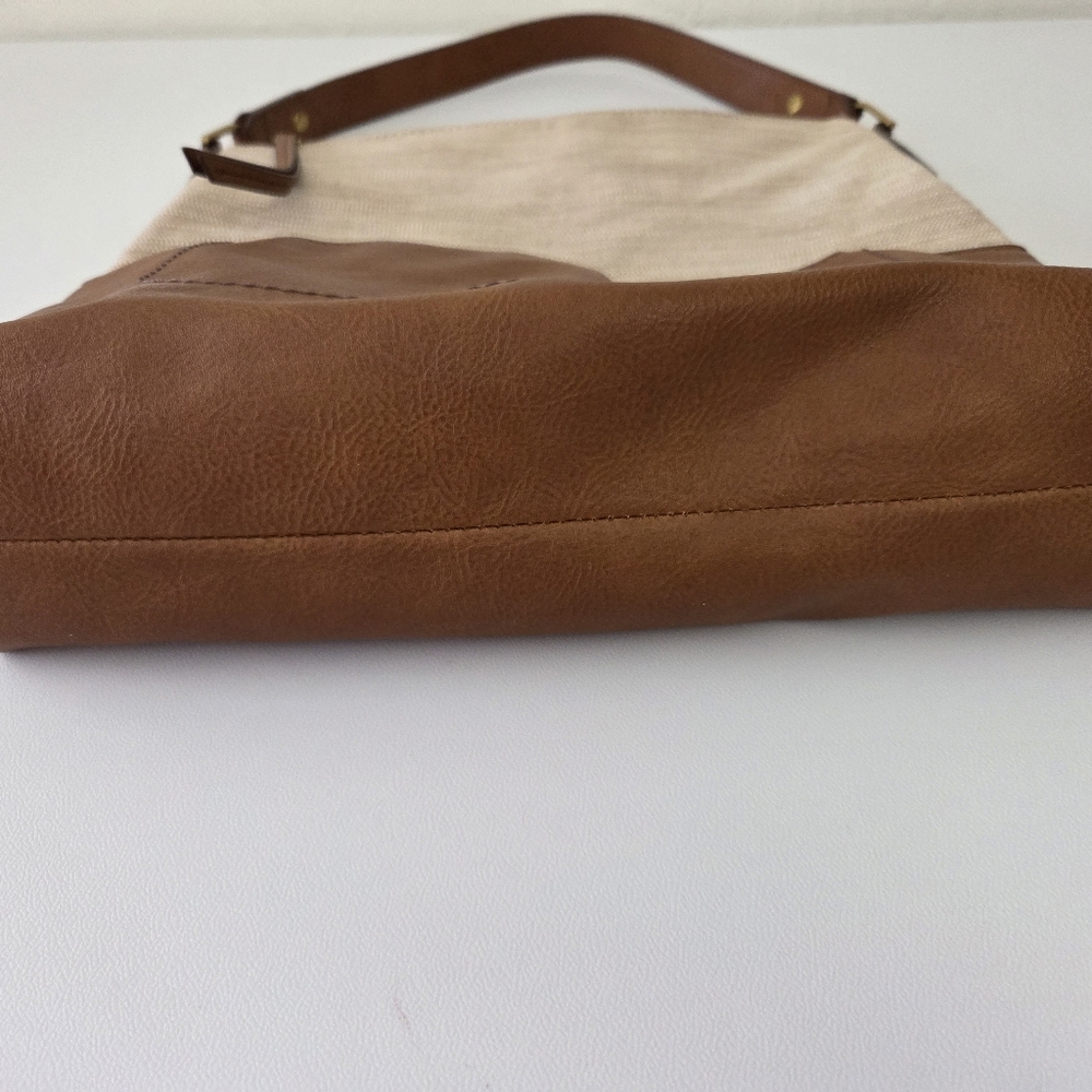 Fossil Tan Shoulder Bag with Embossed Logo - Picture 10 of 16